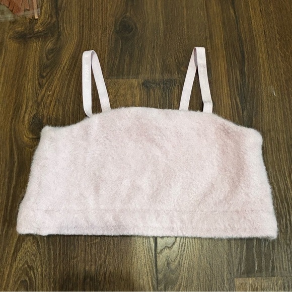 Gymshark x Whitney Simmons fuzzy light lilac sports bra Medium - Picture 2 of 8